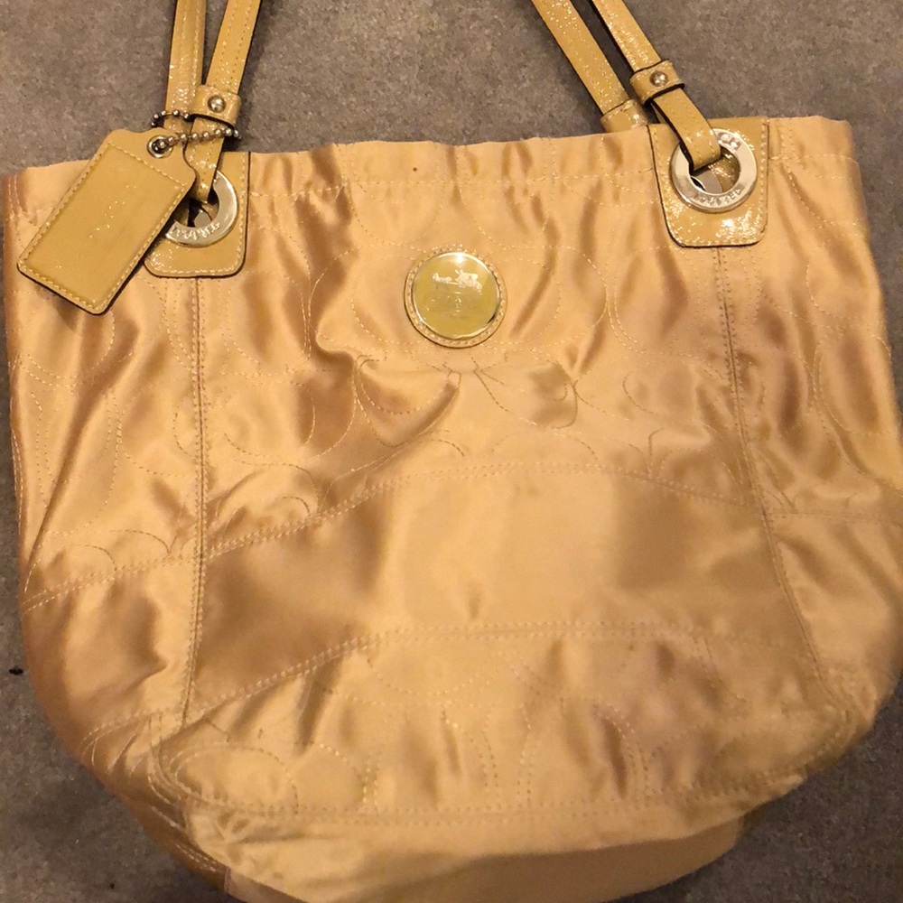 Authentic COACH bucket bag